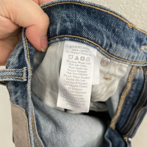Everlane The Original Cheeky Jean in Organic Cotton 28 Crop - Picture 4 of 14